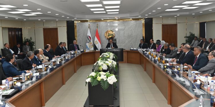 "القابضة للصناعات الكيماوية" تستهدف 22.4 مليار جنيه إيرادات خلال 2025-2026