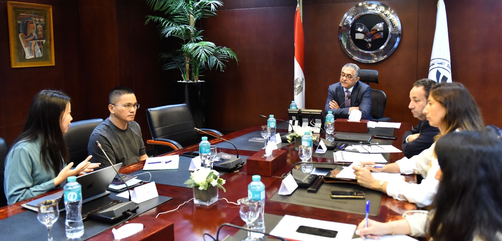 هيئة الاستثمار تسعى لجذب سلاسل إنتاج الملابس الصينية إلى مصر