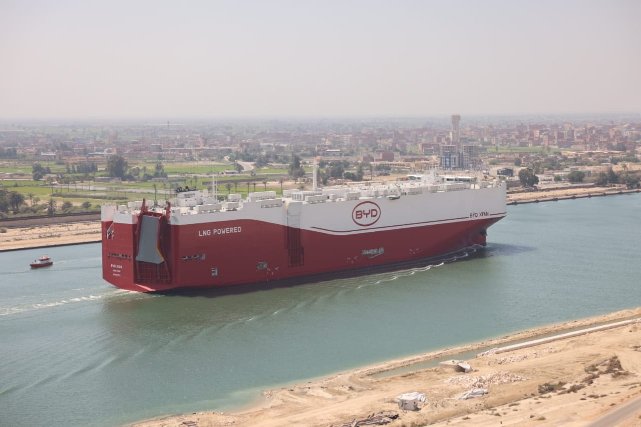 قناة السويس تشهد عبور حاملة السيارات BYD XI’AN إحدى أكبر حاملات السيارات فى العالم