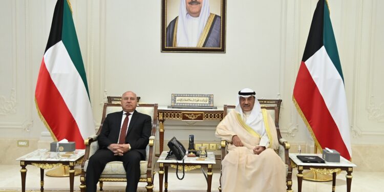 وزير النقل والصناعة يبحث فرص التعاون الاقتصادي والاستثماري مع الكويت