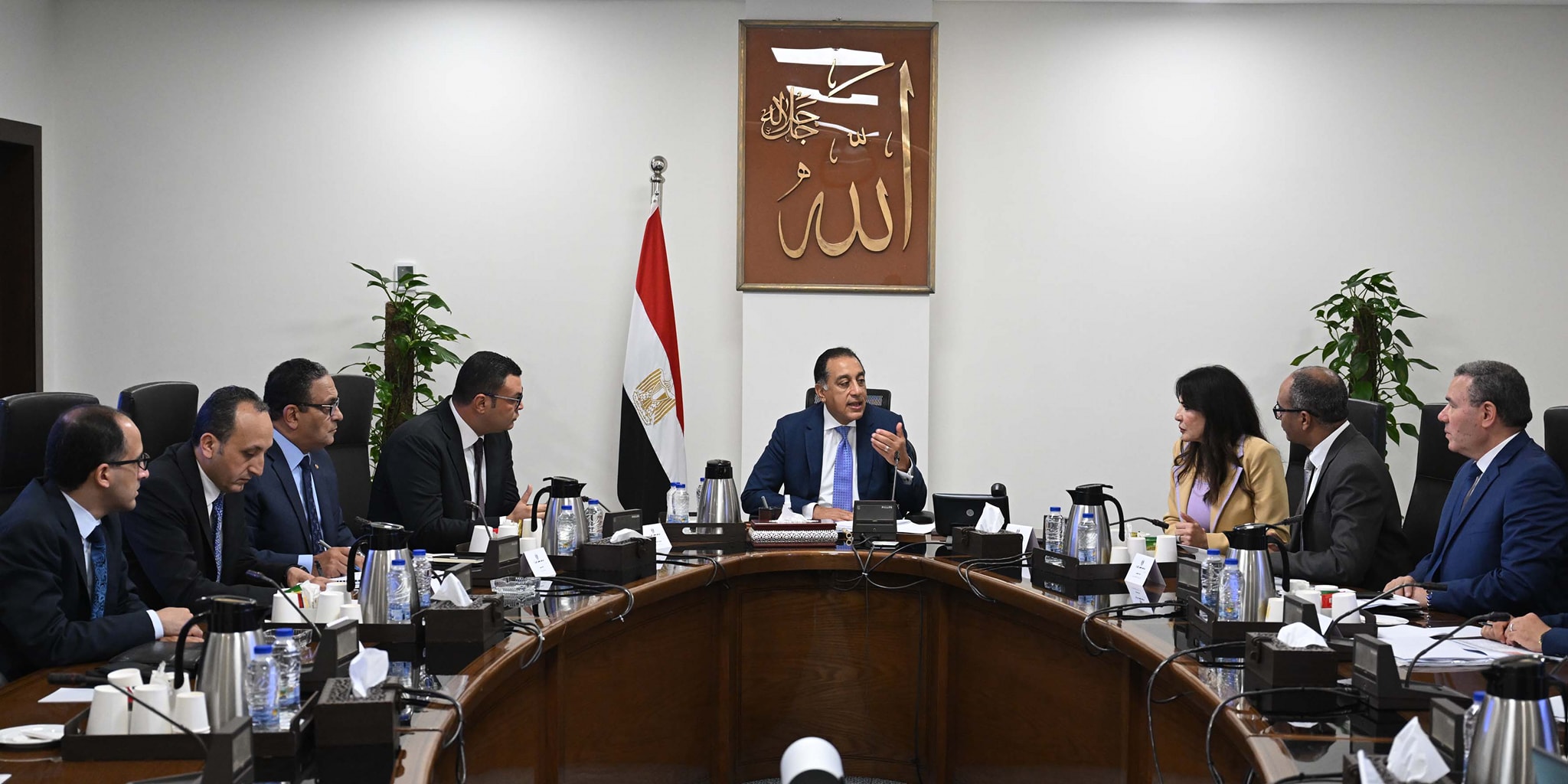 رئيس الوزراء يُتابع خطة تنفيذ محطات تحلية مياه الساحل الشمالي الغربي