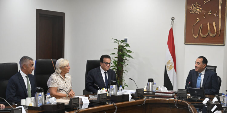 رئيس الوزراء يجتمع مع وكلاء الماركات العالمية لتشجيعهم على الاستثمار في مصر