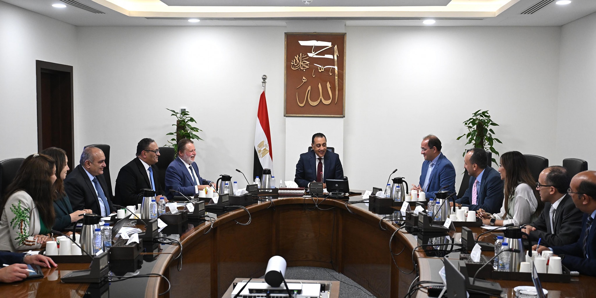 رئيس الوزراء يتابع جهود خفض الدين العام من الناتج المحلي