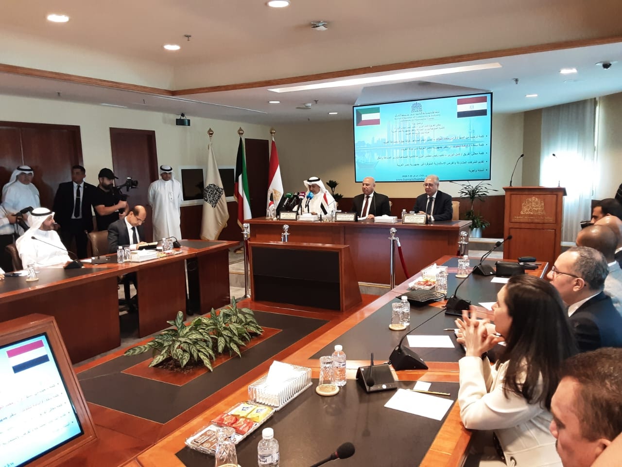 "الوزير": شركات مصرية مستعدة لتنفيذ مشروعات بنية تحتية في الكويت بأقل أسعار وأعلى جودة