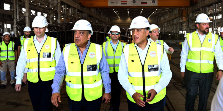 رئيس الوزراء يتفقد موقع إنشاء محطة الضبعة النووية