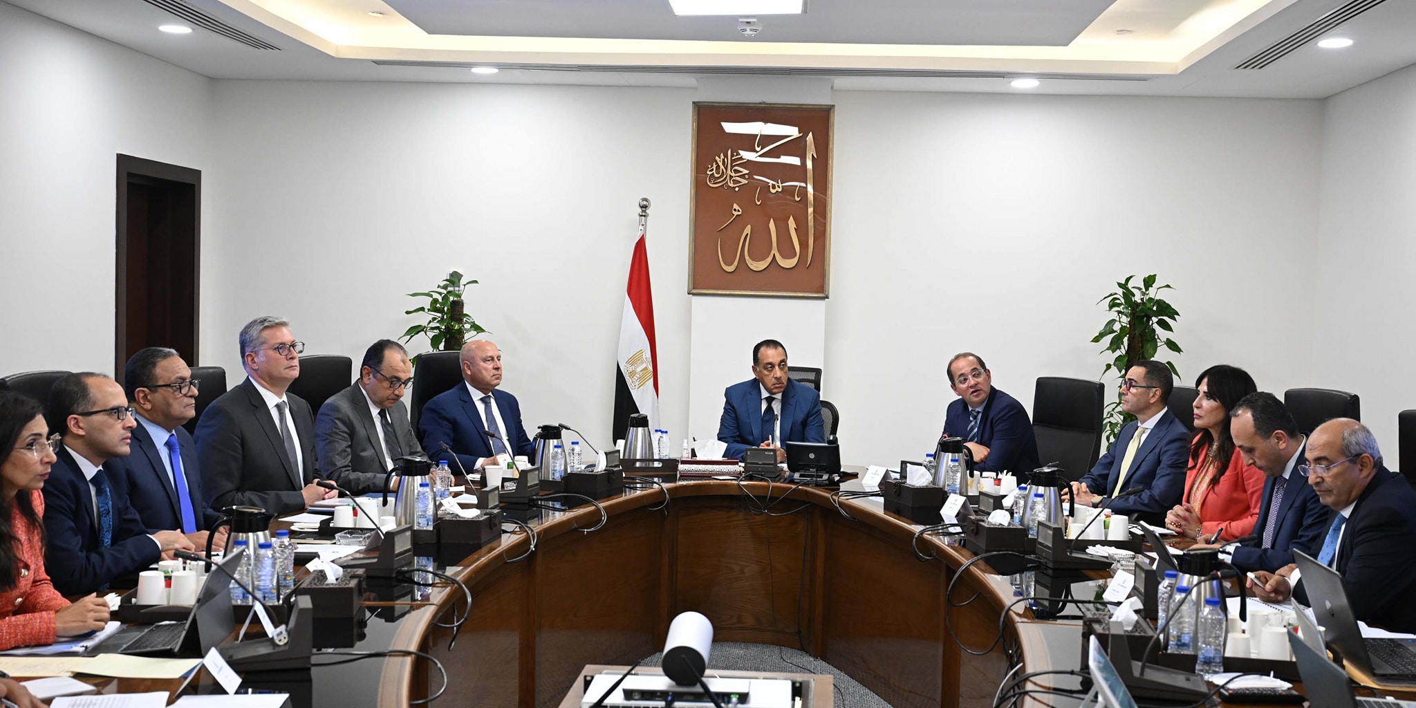 رئيس الوزراء يستعرض الفرص الاستثمارية الجاري التفاوض بشأنها مع دول الخليج