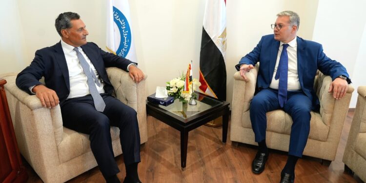 وزير البترول ورئيس "إنرجين" يبحثان تعزيز التعاون بمجالات الغاز والتقاط الكربون