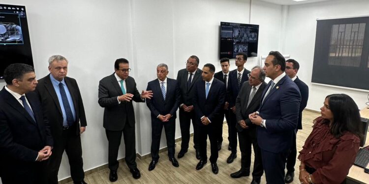 وزير الصحة يفتتح أول معمل متطور للمحاكاة والتدريب على أجهزة الأشعة التشخيصية