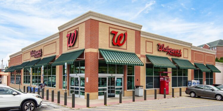 صيدليات والجرينز