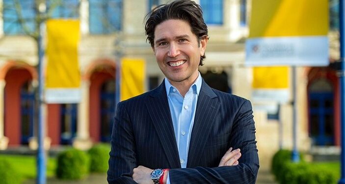 كريستوفر ماركيز، أستاذ إدارة الأعمال فى جامعة كامبريدج