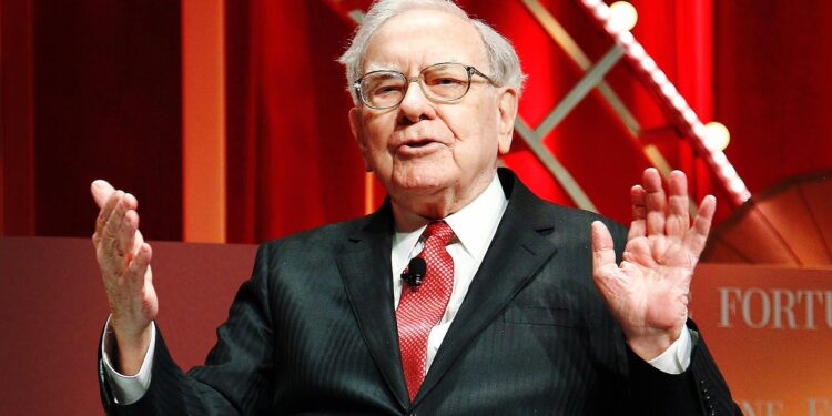 الملياردير الأمريكي وارن بافيت، المعروف بلقب "حكيم أوماها"