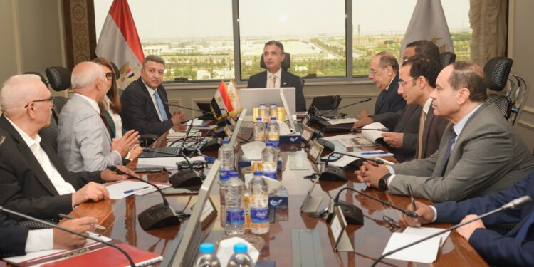 وزير التموين يبحث خطط تطوير شركات مضارب الأرز