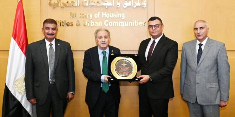 "الإسكان" تتعاون مع "اتحاد المهندسين العرب" لتصدير العقار المصري