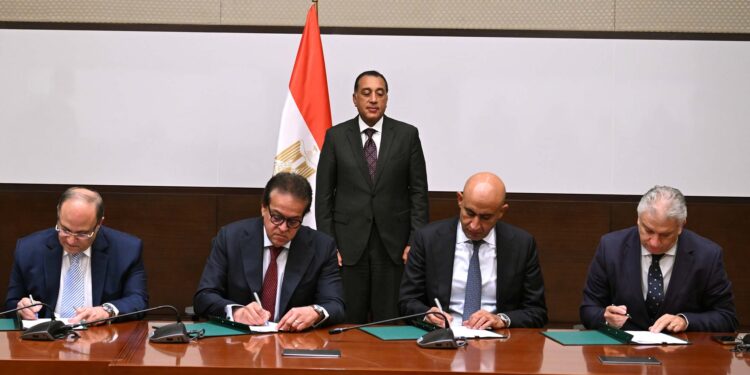 توقيع بروتوكول تعاون لإنشاء وتطوير 5 مدارس تكنولوجيا تطبيقية مُتخصصة في الأدوية