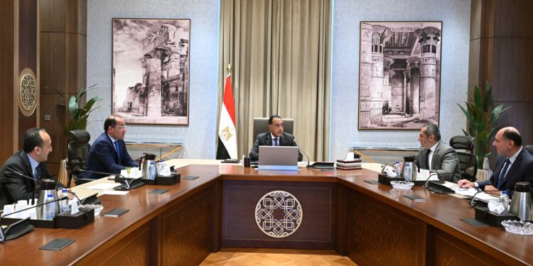 رئيس الوزراء يتابع مشروعات واستثمارات "العاصمة الإدارية للتنمية العمرانية"