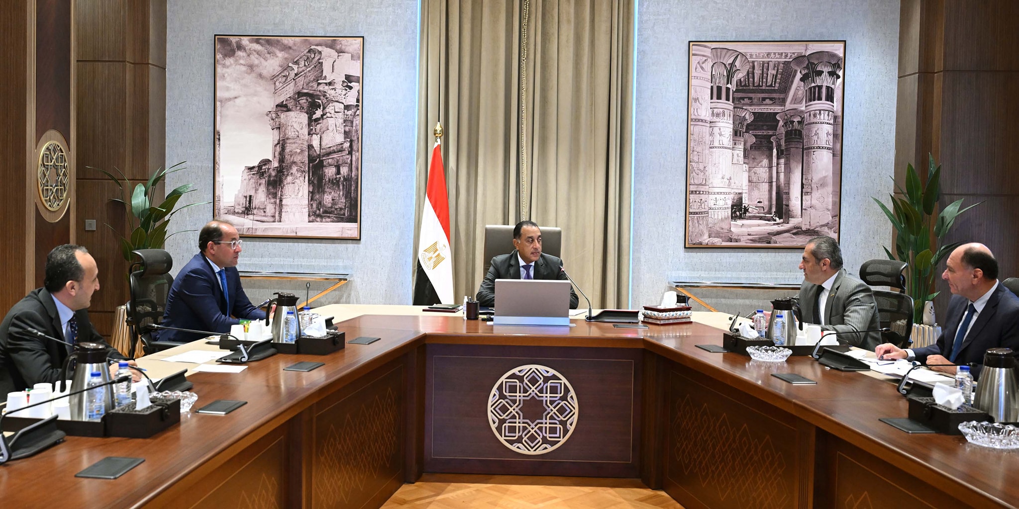 رئيس الوزراء يتابع مشروعات واستثمارات "العاصمة الإدارية للتنمية العمرانية"