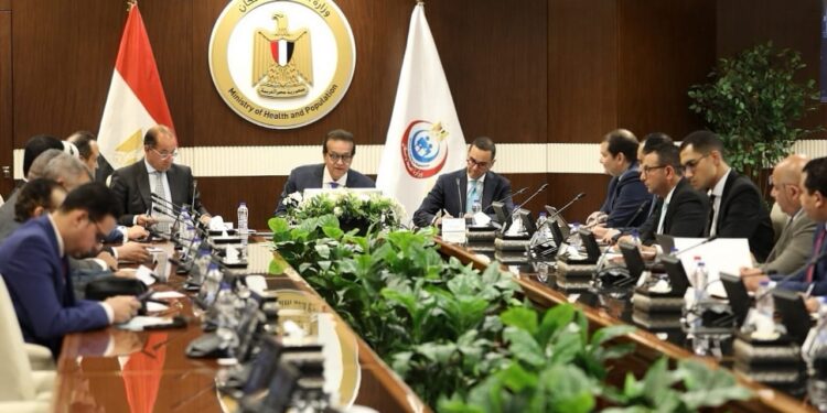 "عبدالغفار": ضوابط للمساهمة التكافلية لضمان استدامة تمويل "التأمين الصحي الشامل"