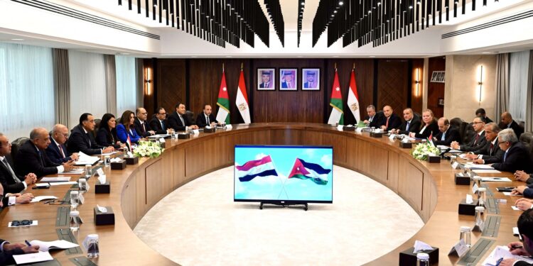 مصر والأردن تبحثان تعزيز التعاون في المجالات الاقتصادية