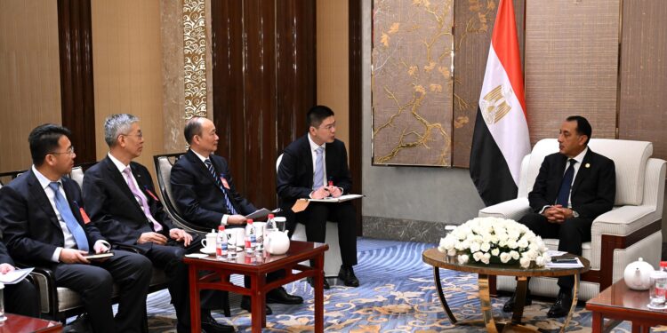 "CNCEC" الصينية تتطلع لتوسيع استثماراتها في مجال الصودا آش بمصر