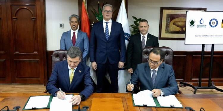 "إيجاس" توقع 4 اتفاقيات للبحث عن الغاز باستثمارات 343 مليون دولار