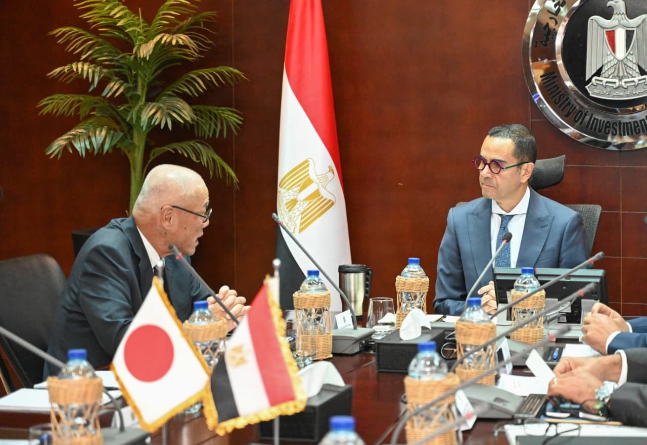 وزير الاستثمار يبحث مع سفير اليابان تعزيز التعاون الاقتصادي