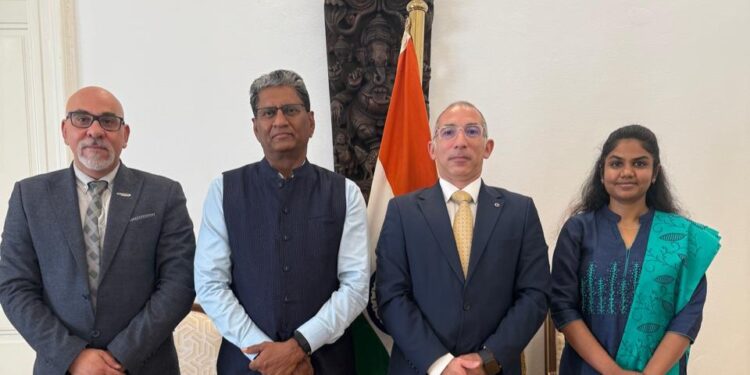 أوراسكوم للمناطق الصناعية تبحث مع السفير الهندي فرص الاستثمار المشتركة