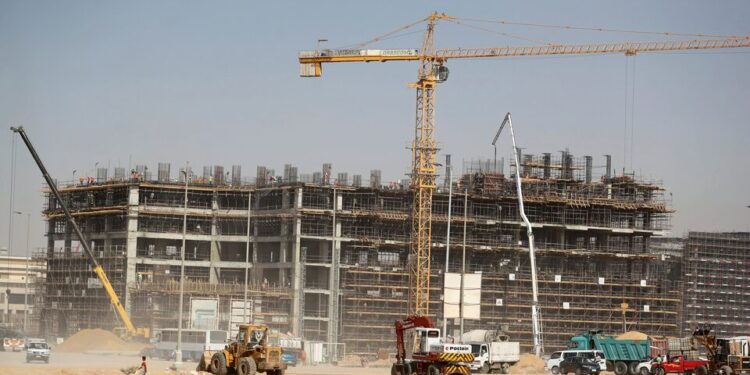 أعمال إنشائية في العاصمة الإدارية ؛ المقاولات