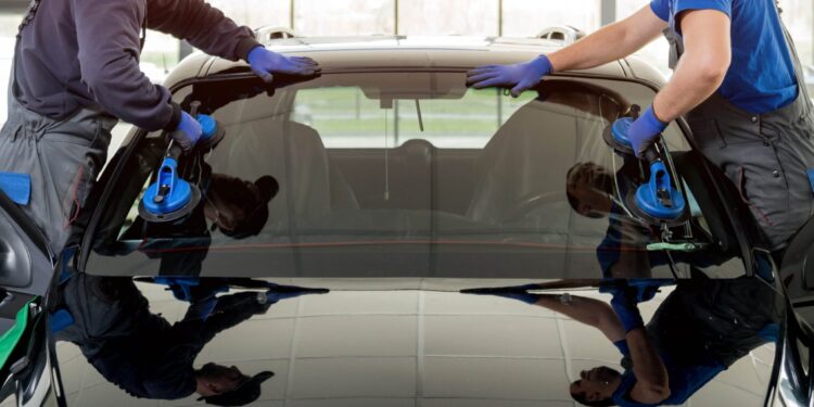 زجاج السيارات