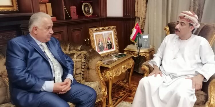 "الرحبى" يبحث مع "مجموعة هالون العالمية" فرص الاستثمار فى سلطنة عمان