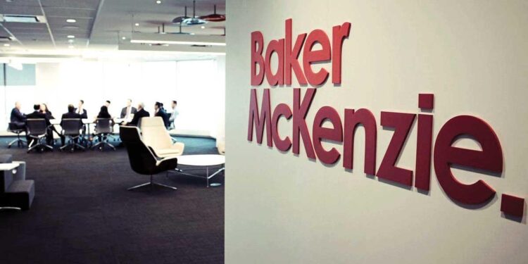 بيكر آند ماكينزي