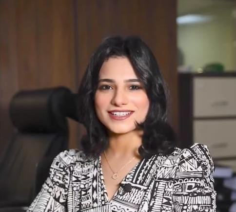 دينا مجدي رئيسة قسم البنوك، بجريدة البورصة