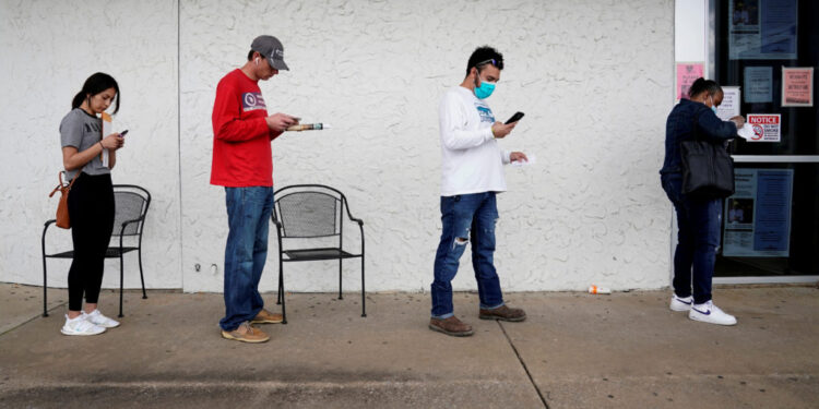 طلبات إعانة البطالة في أمريكا ترتفع بأكثر من المتوقع