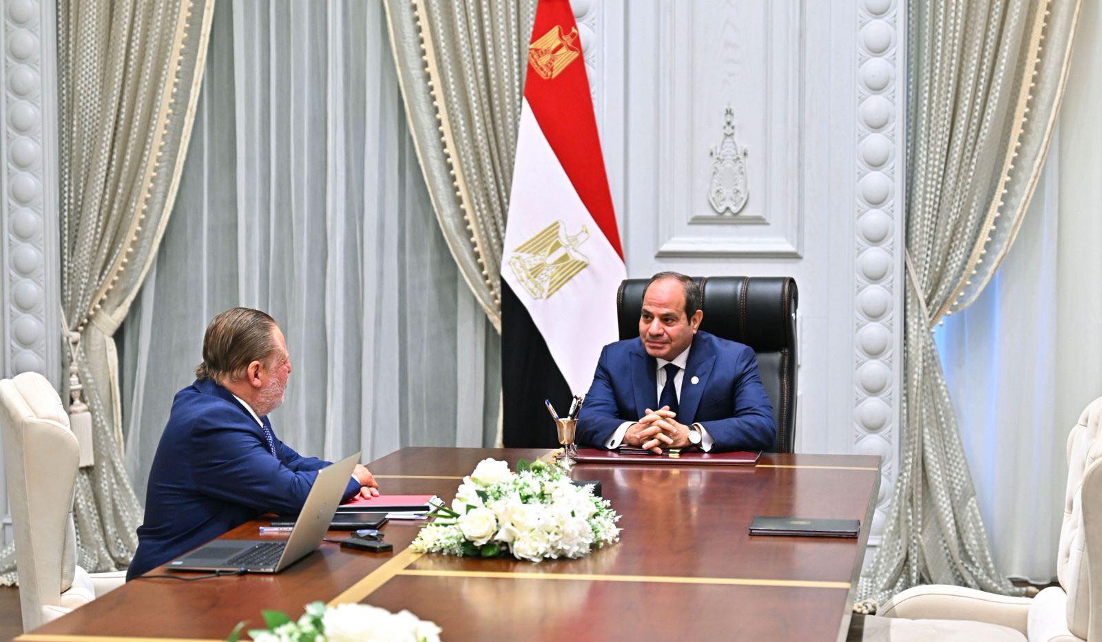 "السيسي" يوجّه بزيادة احتياطي النقد الأجنبي.. وخفض الدين الخارجي