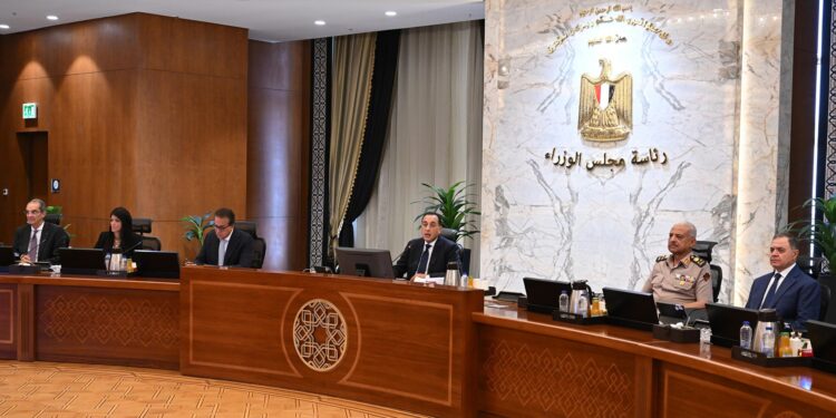 رئيس الوزراء: بدء تفعيل حزمة الاستثمارات القطرية بقيمة 7.5 مليار دولار