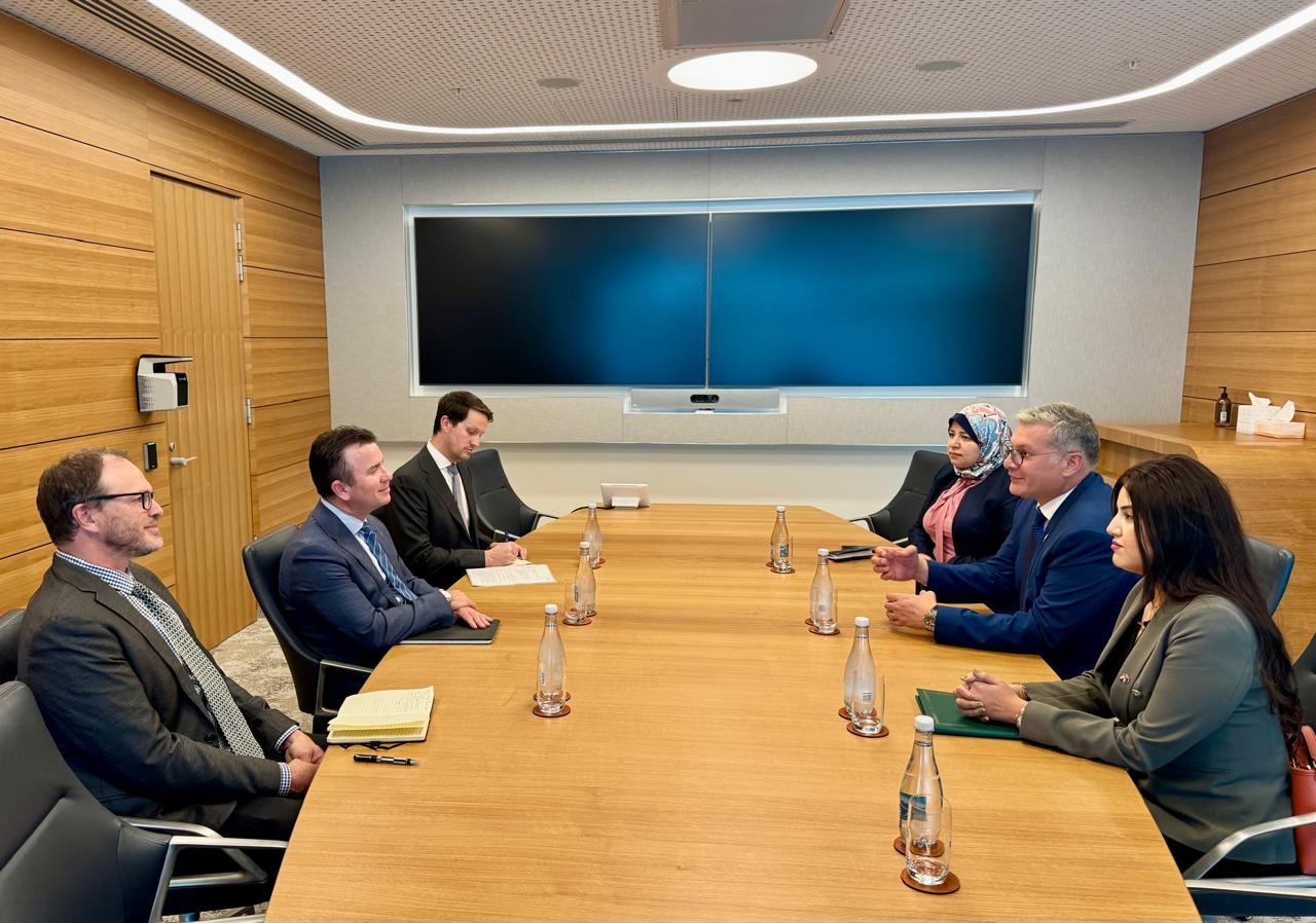 مصر تبحث التعاون مع شركات التعدين والغاز في غرب أستراليا