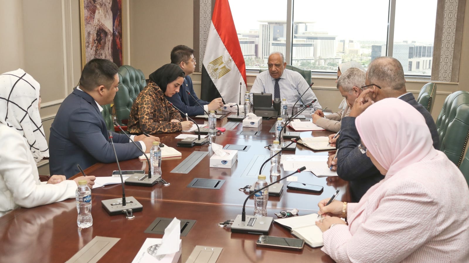 وزير الكهرباء يبحث مع شركة “صن ريف سولار” الصينية التعاون فى مجالات الطاقة المتجددة