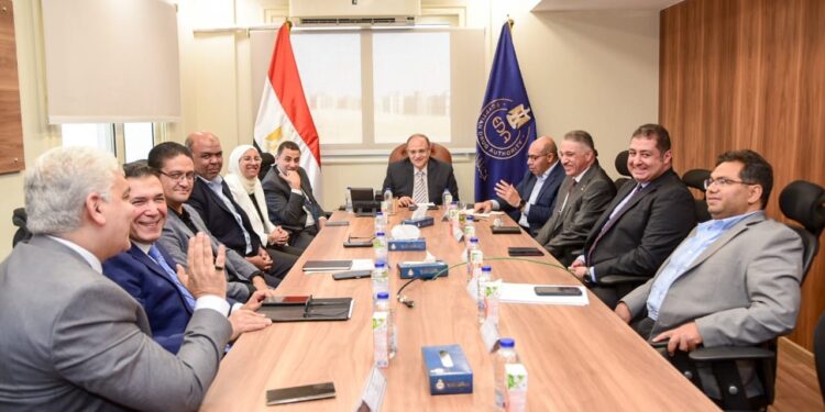 "هيئة الدواء" تبحث آليات تنفيذ مشروع الروشتة الرقمية