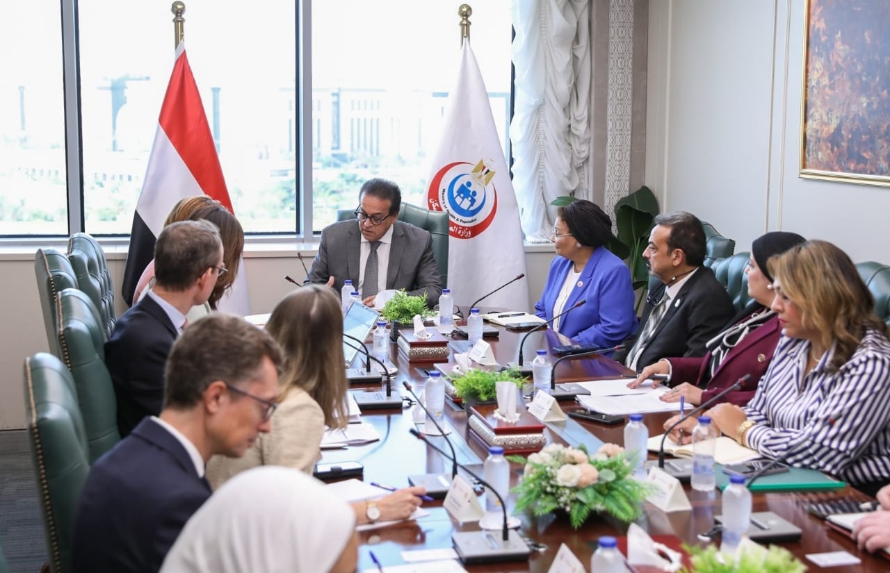 «الصحة» تبحث مع الوكالة الفرنسية للتنمية تعزيز التعاون المستقبلي