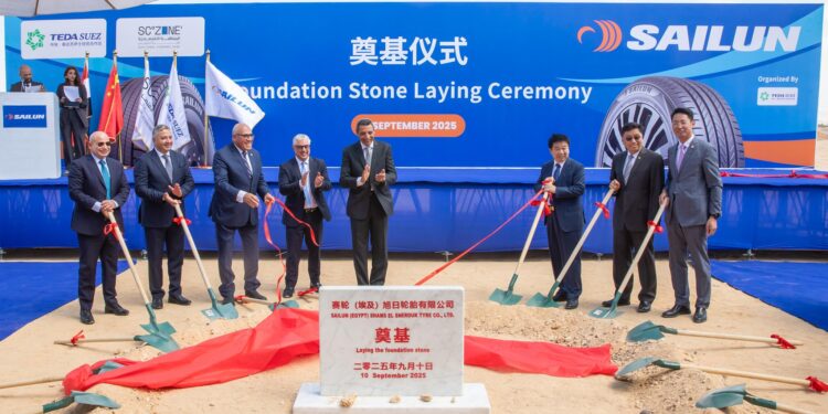 تدشين مصنع "سايلون" للإطارات في "السخنة" باستثمارات مليار دولار