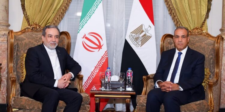 مصر وإيران تتطلعان لتعزيز التعاون الاقتصادي والتجاري والسياحي