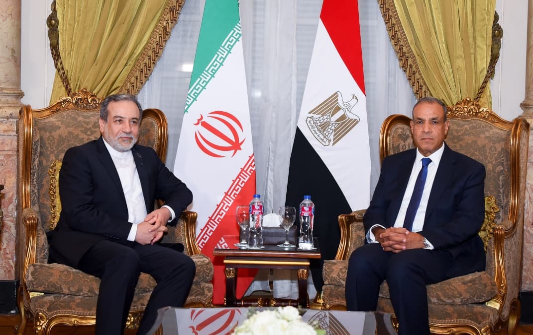 مصر وإيران تتطلعان لتعزيز التعاون الاقتصادي والتجاري والسياحي