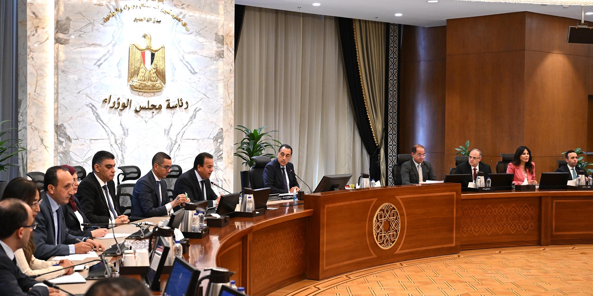 رئيس الوزراء يتابع جهود توفير الأدوية والمستلزمات الطبية وإجراءات توطين صناعة الدواء في مصر