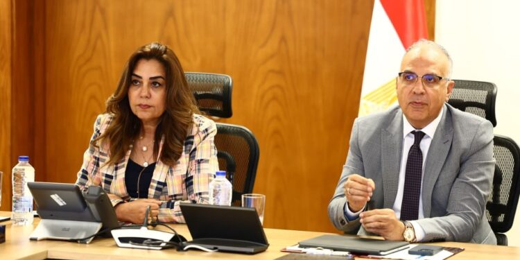 الحكومة تبحث الاستفادة من أراضي طرح النهر في محافظة الأقصر