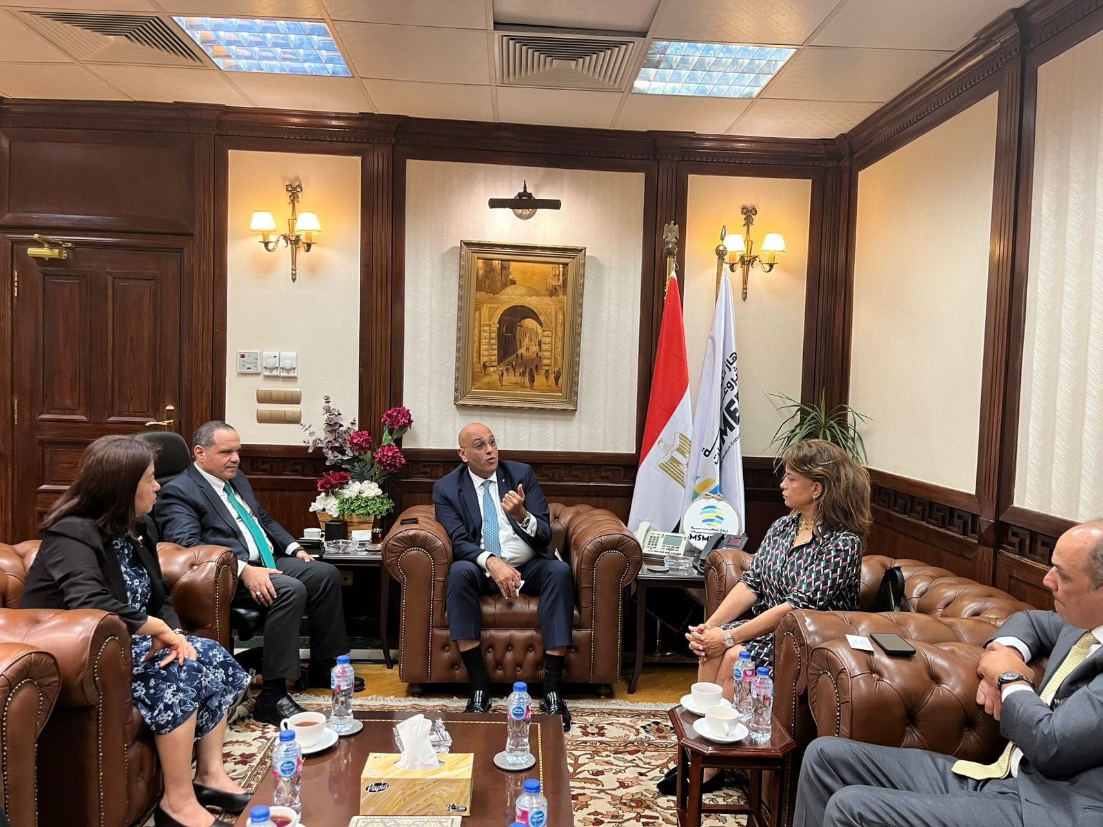 تنمية المشروعات يبحث مع مسئولى «الأوروبى لإعادة الإعمار» التعاون فى البرامج التنموية