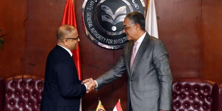 سريلانكا تتطلع لزيادة استثماراتها في قطاع الغزل والنسيج المصري