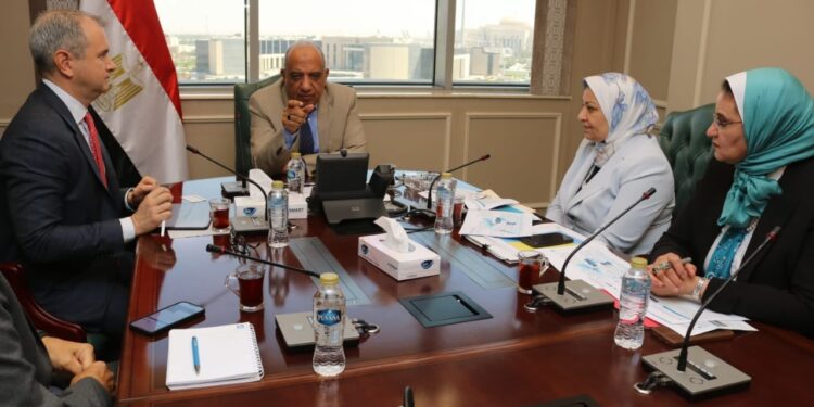 وزير الكهرباء يتابع مع "الكازار" تنفيذ مشروع طاقة الرياح بقدرة 2000 ميجاوات