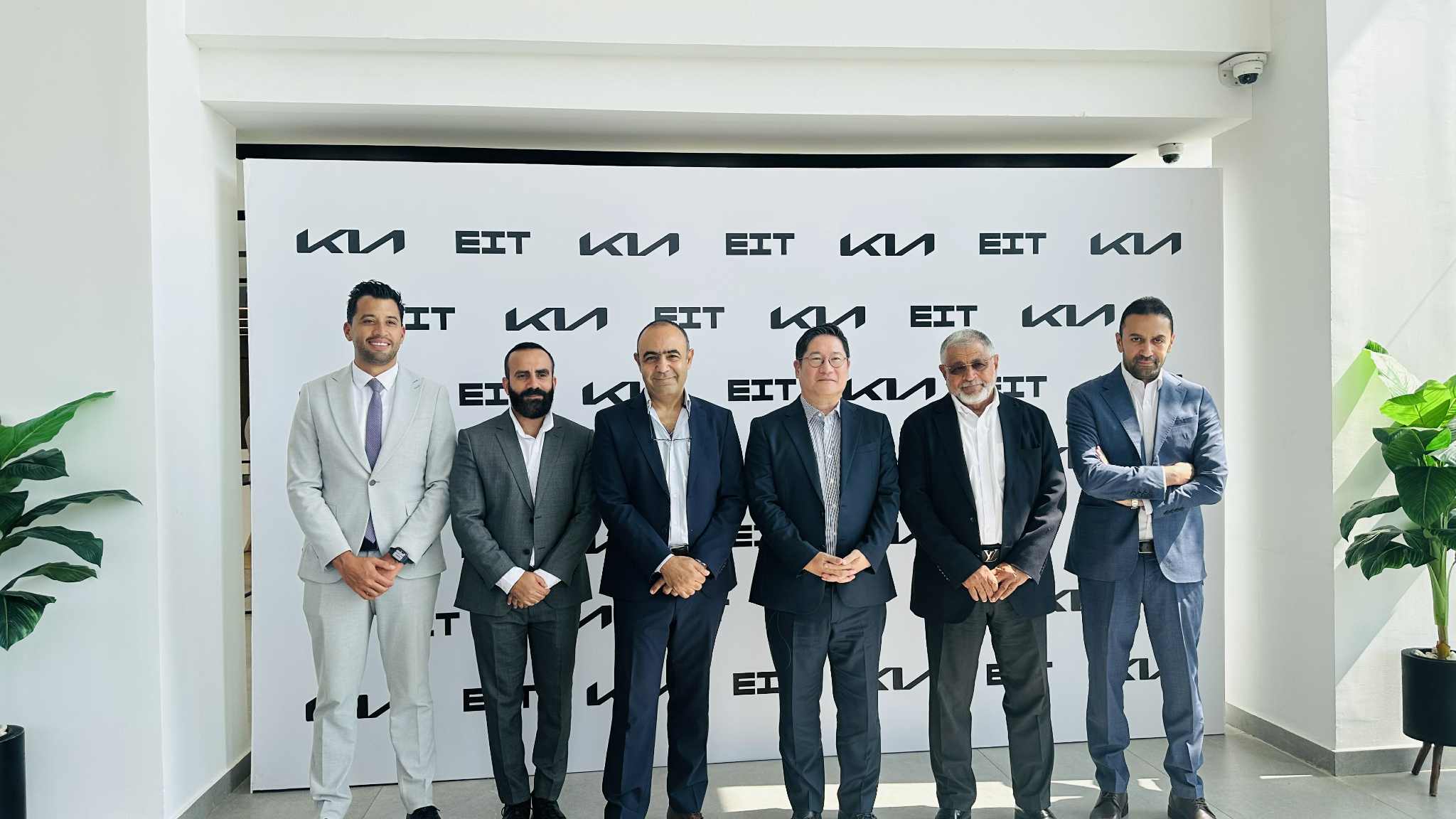 "EIT" توقع شراكة مع "كيا" لتجميع سياراتها في مصر باستثمارات 500 مليون جنيه