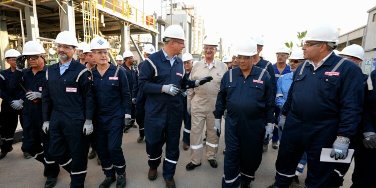 "العامرية لتكرير البترول" تنفذ مشروعات لزيادة الإنتاج باستثمارات 2 مليار جنيه