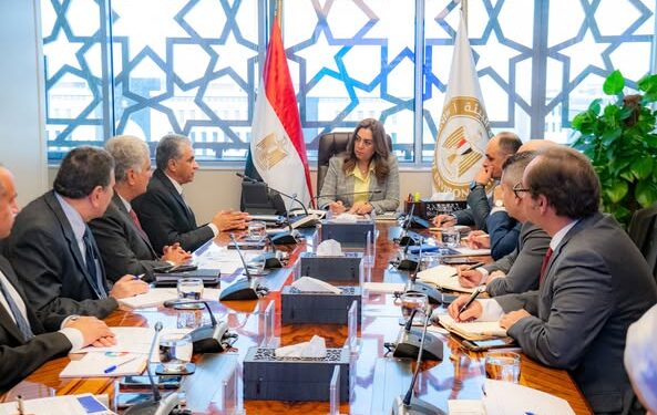 "البيئة" تبحث التعاون مع "سيداري" في وضع خطط التكيف المناخي بالمحافظات