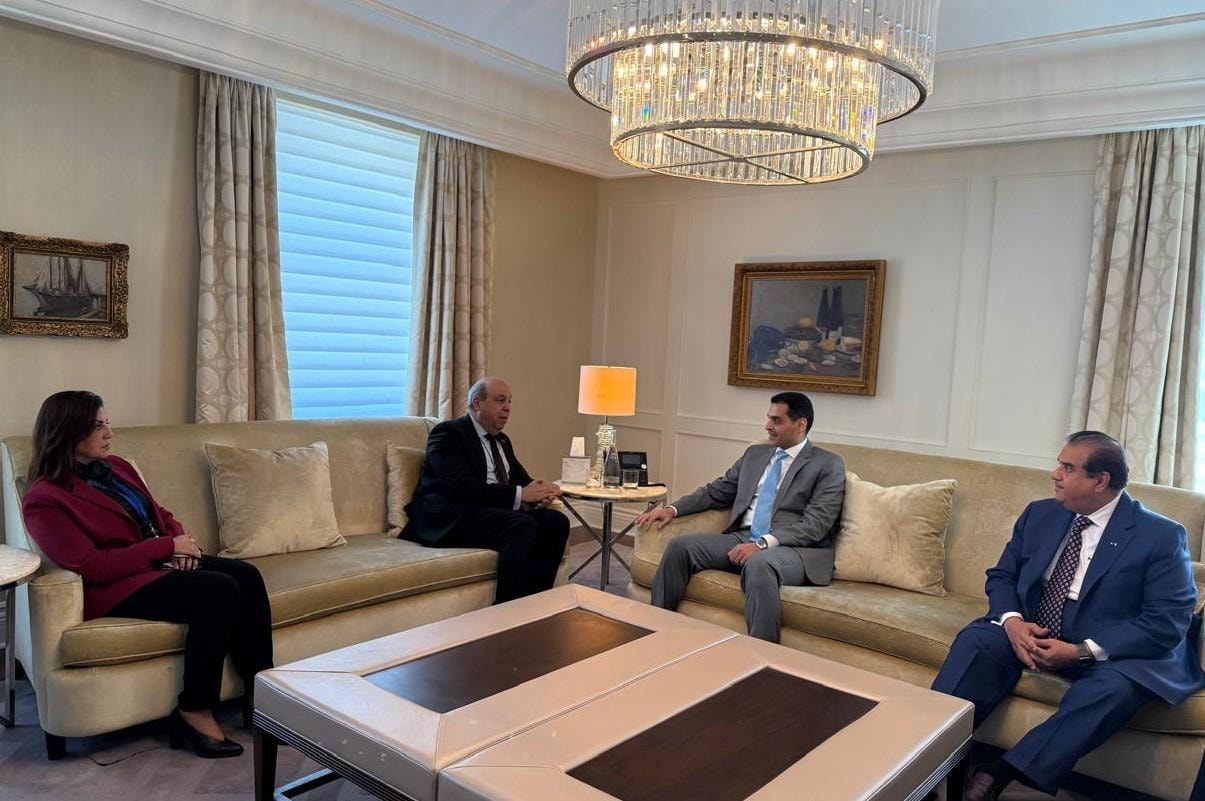 وزير الطيران المدنى يلتقى وزير النقل والمواصلات القطرى لتعزيز التعاون